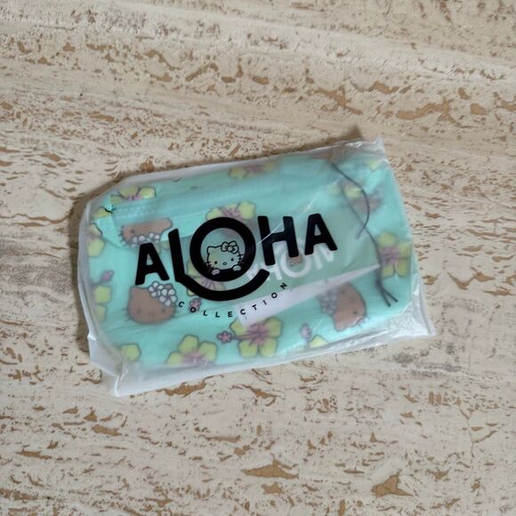 Aloha Collection x Hello Kitty DFS exclusive mini pouch - Picture 5 of 9